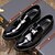 billige Semi-formel-mænds slip-on loafers i sort og guld med dekorativt spænde og brogue detaljer – stilfulde formelle sko til kontor og særlige lejligheder