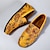 billiga Slip-ons och loafers till herrar-blommiga broderade mockasiner för män i mockagult - snygga slip-on skor perfekta för avslappnade utflykter och konstnärliga evenemang