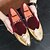 abordables Chaussures sans lacets &amp; mocassins-chaussures de bal pour hommes - chaussures à enfiler en velours bordeaux et cuir verni doré avec détails brogue pour une tenue de soirée