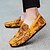 billiga Slip-ons och loafers till herrar-blommiga broderade mockasiner för män i mockagult - snygga slip-on skor perfekta för avslappnade utflykter och konstnärliga evenemang