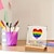 preiswerte Pride-Dekorationen-Dekoratives Schreibtischschild mit Aufschrift „Pride“, Acrylschild mit Holzständer, „Love is love“, Regenbogenmotiv, dekoratives Schreibtischschild mit Holzständer, LGBTQ Pride Month, Bürotisch-Regaldekor, Partyzubehör