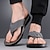 billiga Semester Sandaler-Herrflip-flops i armégröna med färgblocksrem i lätt slip-on-design för stranden, poolen och daglig användning på sommaren.