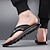 billiga Semester Sandaler-Herrflip-flops i armégröna med färgblocksrem i lätt slip-on-design för stranden, poolen och daglig användning på sommaren.