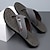 billiga Semester Sandaler-Herrflip-flops i armégröna med färgblocksrem i lätt slip-on-design för stranden, poolen och daglig användning på sommaren.