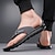 billiga Semester Sandaler-Herrflip-flops i armégröna med färgblocksrem i lätt slip-on-design för stranden, poolen och daglig användning på sommaren.