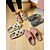 abordables Claquettes et tongs femme-Chaussons pour femme à imprimé ballon de rugby doublés en polaire – chaussures d&#039;intérieur confortables pour les jours de match, la détente et les cadeaux de vacances