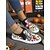 abordables Para mujeres-Zapatillas de Halloween sin cordones para mujer: zapatillas de lona con estampado de naipes y grafitis coloridos para looks casuales de otoño y un estilo urbano espeluznante.