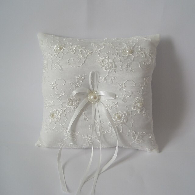  Faux Pearl / Ribbons Satin Ring Pillow Garden Theme Spring / Summer / Fall