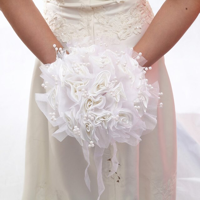  Pretty Hand-bundet Satin Rose Wedding Bridal Bouquet Med Faux Pearl (Flere farger)