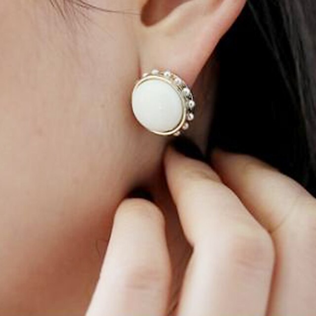  Semicircular pearl gemstone earrings cute exaggerated female (random color)