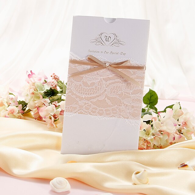  Șal & Buzunar Invitatii de nunta Invitații Stil Clasic Hârtie perlă 21.5*11.5 cm Perle / Funde