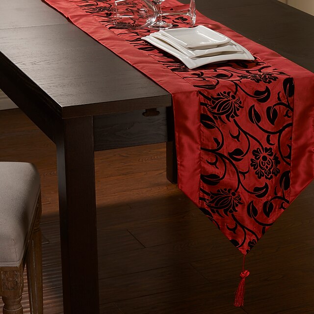  Floral Pattern Red Table Runner