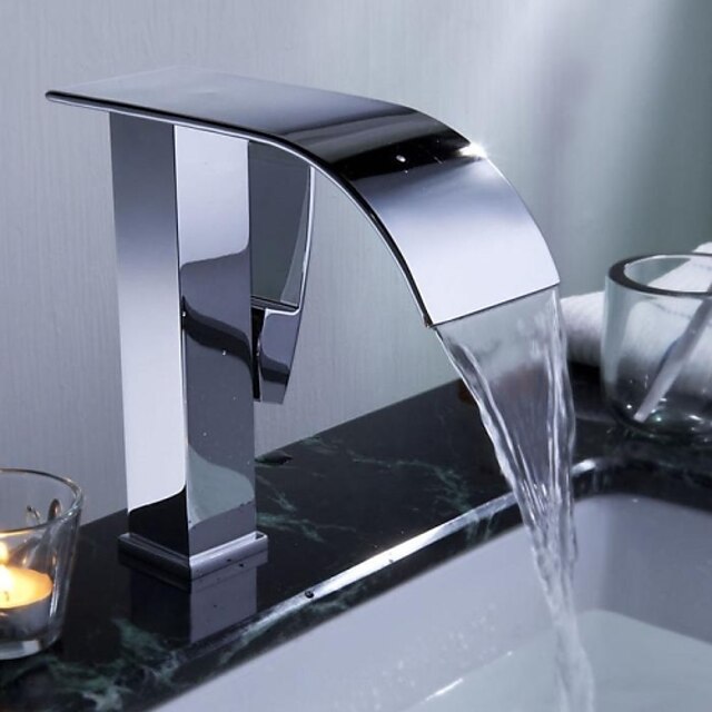  Kylpyhuone Sink hana - Vesiputous Kromi Kolmiosainen Yksi kahva yksi reikäBath Taps