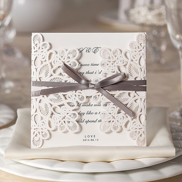  観音折り 結婚式の招待状 招待状カード 花のスタイル カード用紙 15cm*15cm ボウ リボン