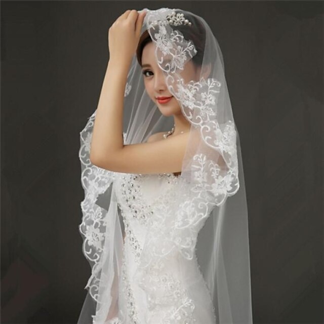  One-tier Lace Applique Edge Wedding Veil Cathedral Veils with 118.11 in (300cm) Tulle