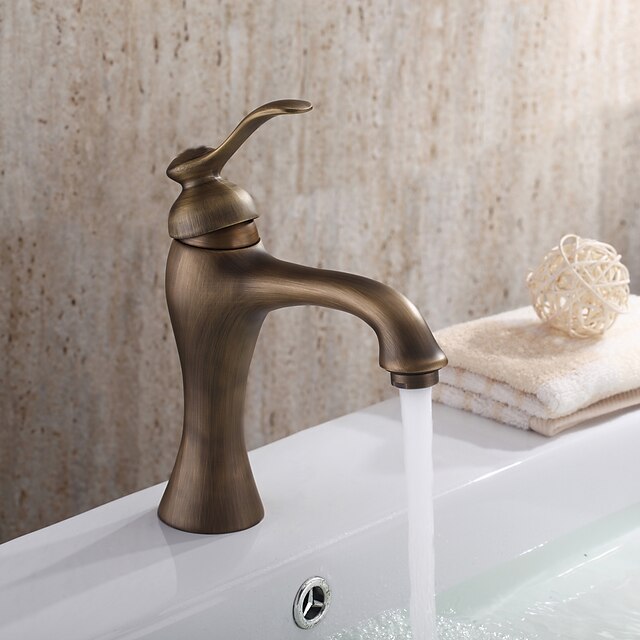  Bathroom Sink Faucet - Rotatable Antique Brass Centerset One Hole / Single Handle One HoleBath Taps