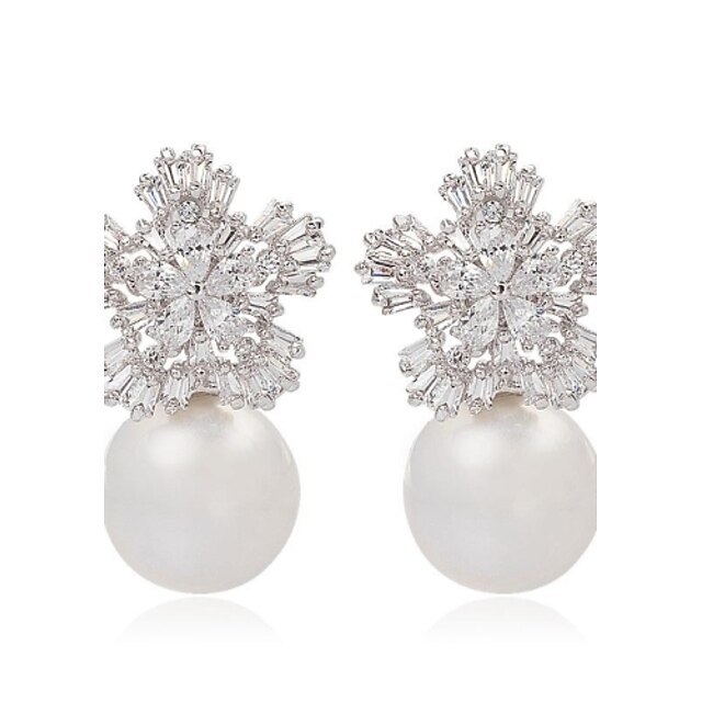  Ladies Trendy Jewelry Cute Snow Flower and Pearl Stud Earrings Elegant Flake Shape CZ Stud Earrings For Women