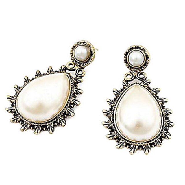  Double Roma Boutique Carved Retro Peach Heart Pearl Drop Earrings