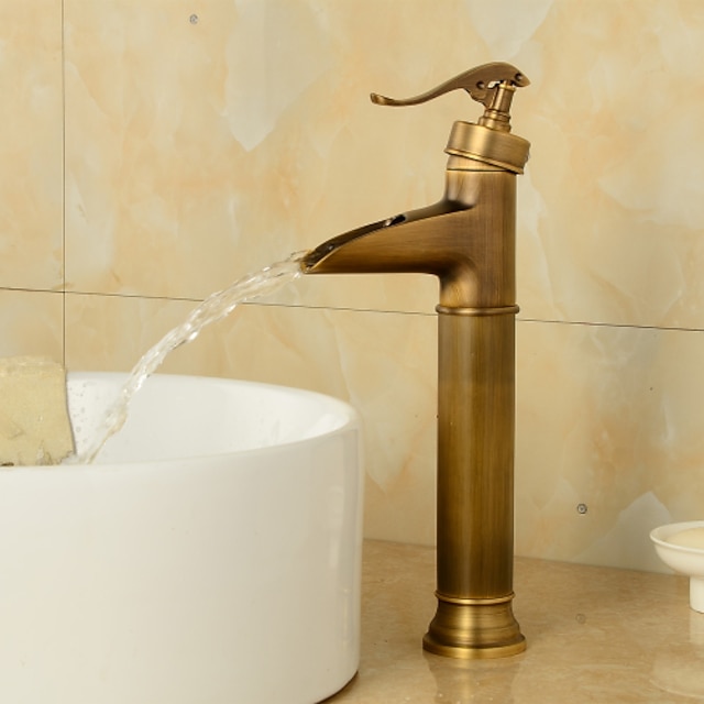  Torneira de pia de banheiro de bronze antigo de latão, torneiras de banho de cachoeira de montagem na parede de um furo com interruptor quente e frio e válvula de cerâmica