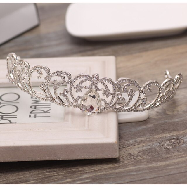  Women's Rhinestone Crystal Alloy Headpiece-Wedding Special Occasion Tiaras 1 Piece
