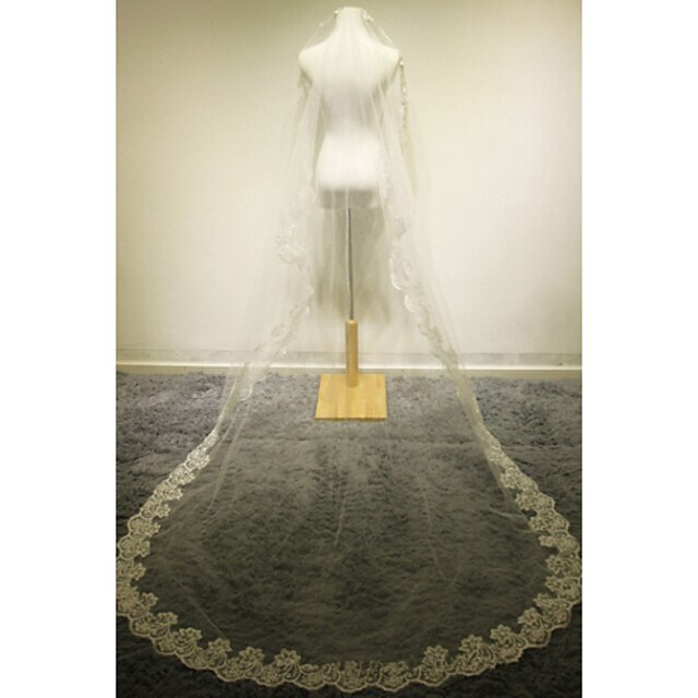  One-tier Lace Applique Edge Wedding Veil Cathedral Veils with Appliques Lace / Tulle / Oval