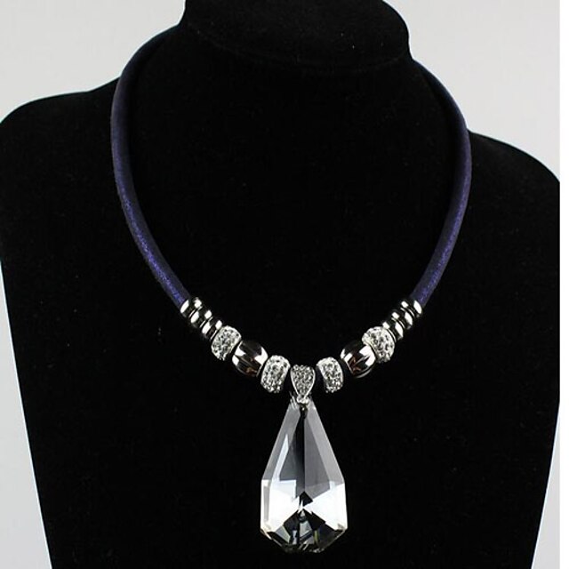  Women's Crystal Pendant Necklace European Alloy White Necklace Jewelry For