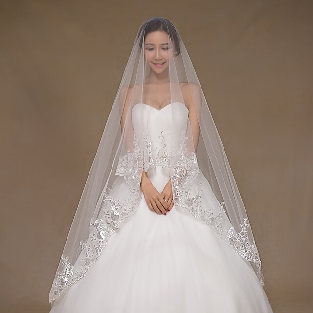  One-tier Lace Applique Edge Wedding Veil Chapel Veils with Sequin / Embroidery Lace / Tulle / Classic