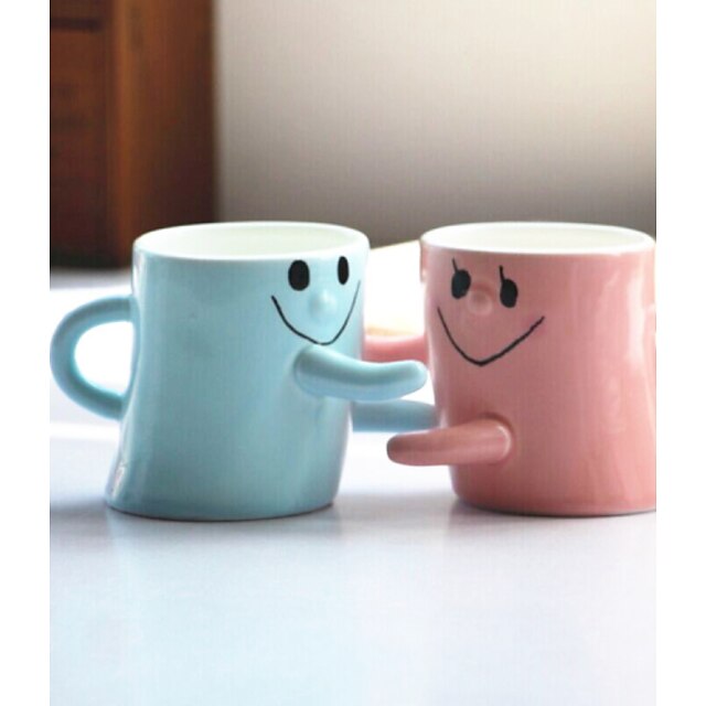  2pcs homens e mulheres amigos aniversário presente amantes abraço rosto sorridente para uma xícara de um par de copos cor aleatória