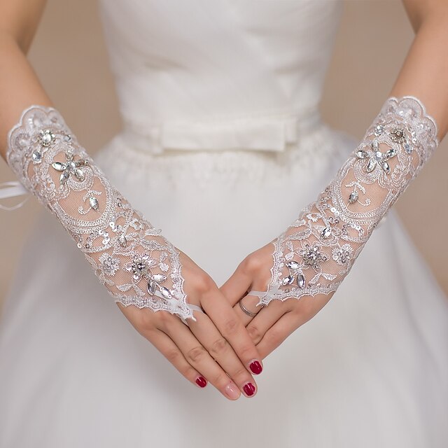  Lace Wrist Length Glove Bridal Gloves / Party / Evening Gloves With Rhinestone