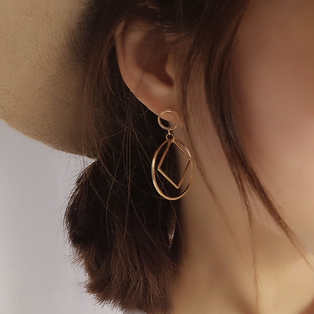  Női Beszúrós fülbevalók Mértani hölgyek Európai minimalista stílusú Divat Fülbevaló Ékszerek Aranyozott / Ezüst Kompatibilitás Parti Napi Hétköznapi