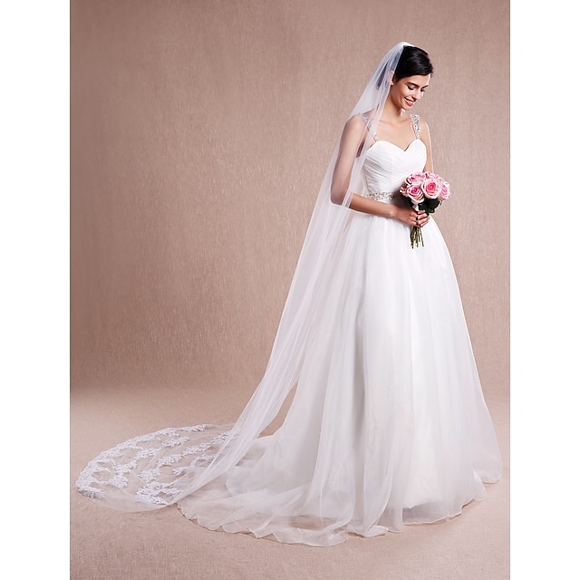  One-tier Cut Edge / Lace Applique Edge Wedding Veil Cathedral Veils 53 Appliques 104.33 in (265cm) Lace / Tulle