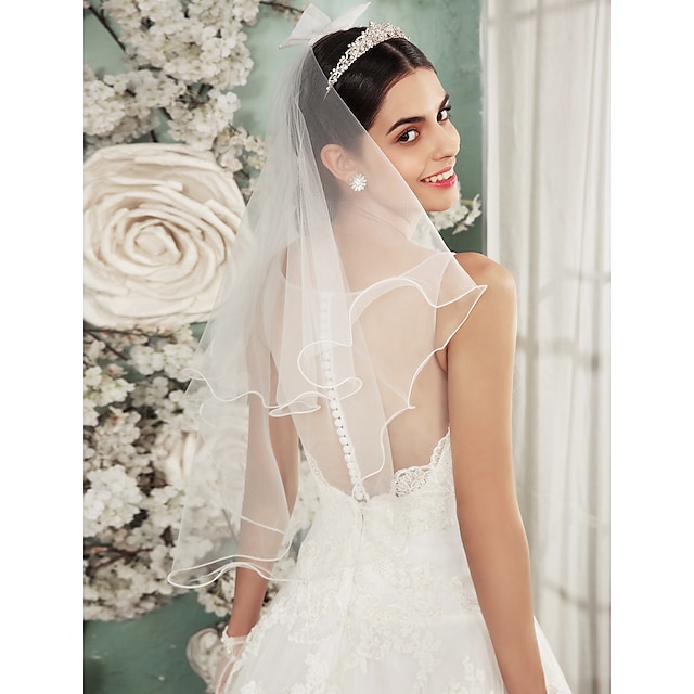  Two-tier Lace Applique Edge Wedding Veil Shoulder Veils with Embroidery Tulle / Angel cut / Waterfall