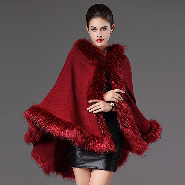  Long Sleeve Capes Faux Fur Casual Women's Wrap With Feathers / Fur