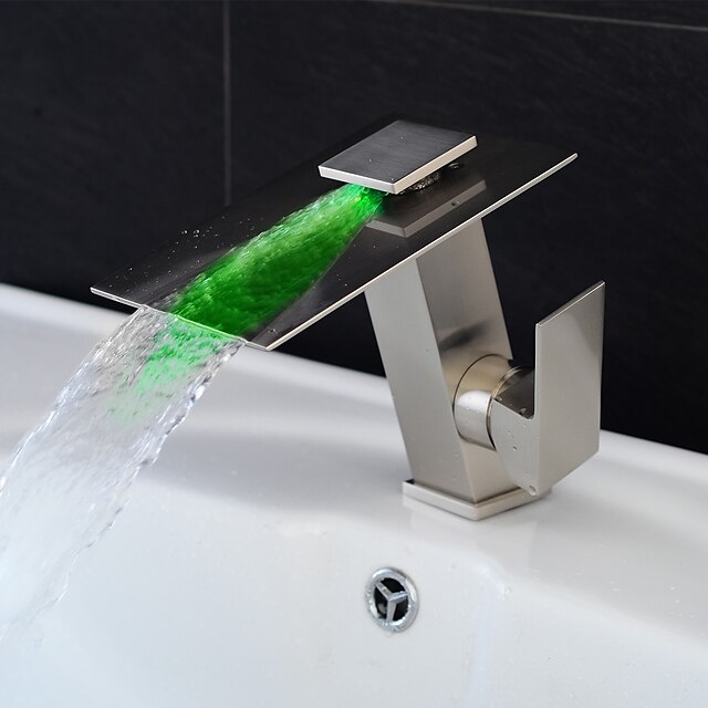  Μπάνιο βρύση νεροχύτη - LED / Καταρράκτης Βουρτσισμένο Νικέλιο Αναμεικτικές με ενιαίες βαλβίδες Ενιαία Χειριστείτε μια τρύπαBath Taps / Ορείχαλκος