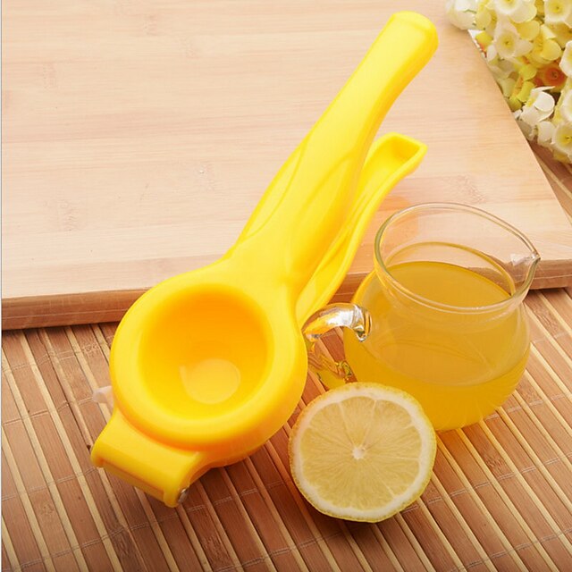  1 Pcs Plastic Hand Citrus Kitchen Tools Fruit Tool Orange Squeezers Lemon Presser(Random Color)