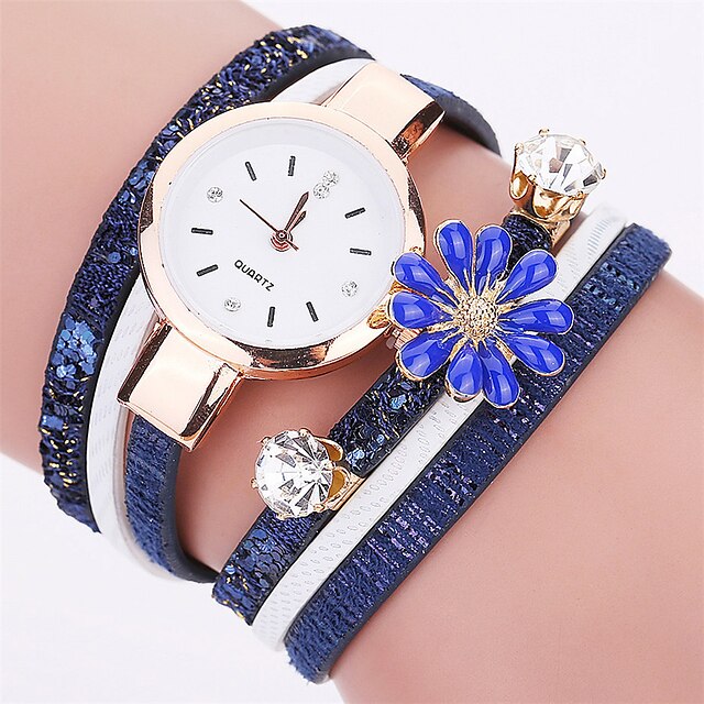  Women's Bracelet Watch Quartz Quilted PU Leather Black / White / Blue Hot Sale Cool / Analog Flower Casual Fashion - Black White Red