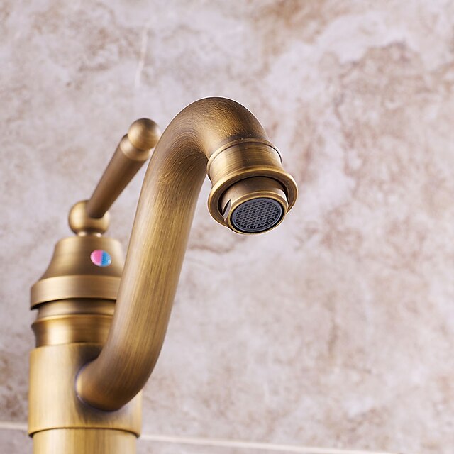  Kylpyhuone Sink hana - Standard Antiikkikupari Kolmiosainen Yksi kahva yksi reikäBath Taps