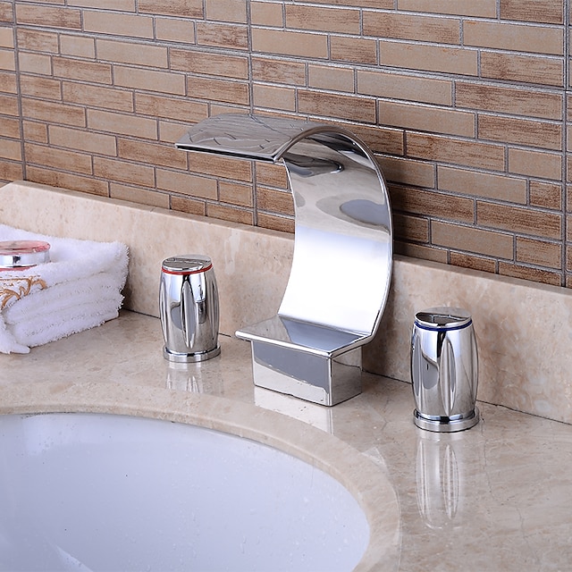  robinet de lavabo de salle de bain répandu, mélangeurs à trois trous, robinets de bain chromés cascade en laiton