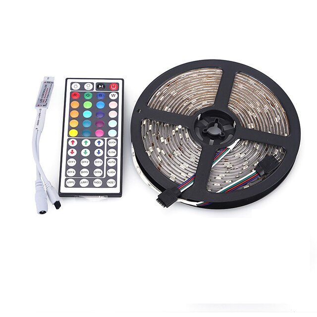  5 m Lyssett 300 LED 5050 SMD RGB Vanntett / Fjernkontroll / Kuttbar 12 V / IP65 / Mulighet for demping / Koblingsbar / Passer for kjøretøy / Selvklebende