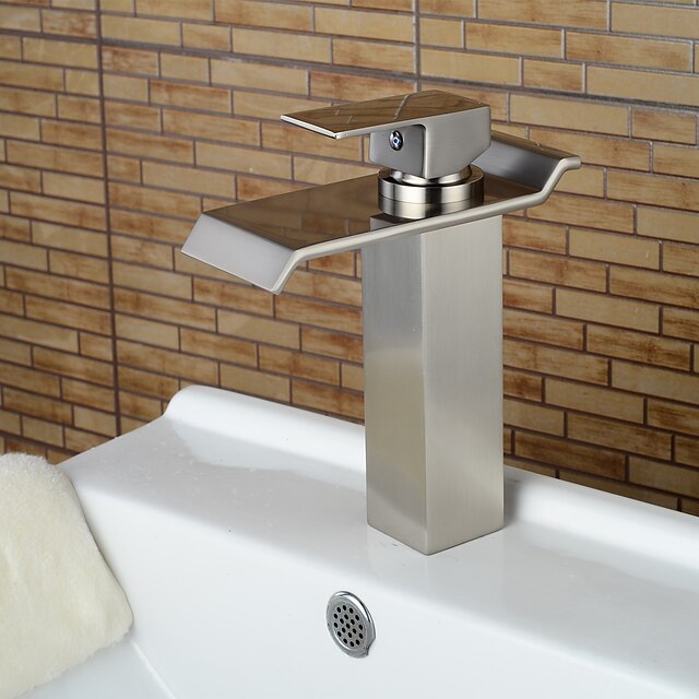  Lavandino rubinetto del bagno - Cascata Nickel spazzolato Installazione centrale Una manopola Un foroBath Taps / Ottone