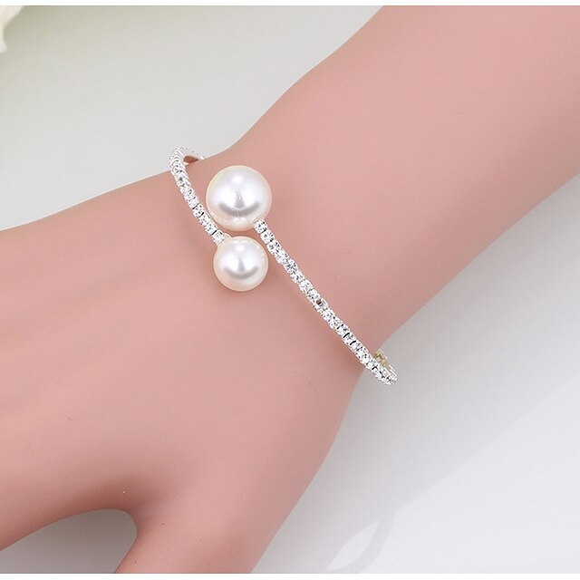  Women's Cuff Bracelet Tennis Bracelet Fashion Pearl Bracelet Jewelry White / Gold For Christmas Gifts Wedding Party Special Occasion Birthday Gift / Rhinestone / Engagement / Valentine