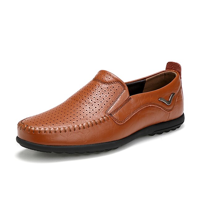  Homens sapatos Pele Primavera / Verão Buraco Shoes / Mocassim / Conforto Oxfords Preto / Castanho Claro / Castanho Escuro
