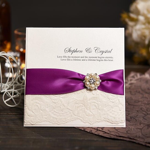  Pliat lateral Invitatii de nunta Invitații Stil modern Hârtie Perlă Fundă panglică Șireturi