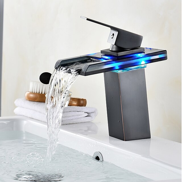 Három lyukas Vízesés LED kijelzős Olajjal kezelt bronz, Fürdőszoba mosogató csaptelep