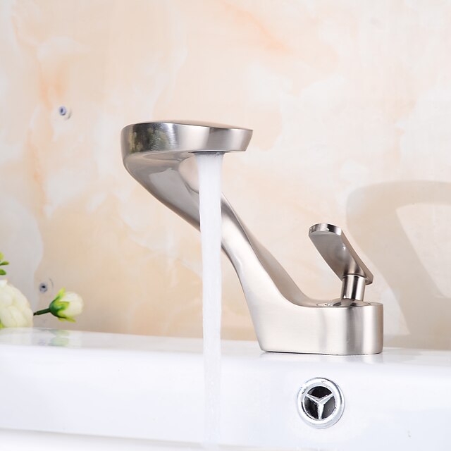  Kylpyhuone Sink hana - Laajallle ulottuva Harjattu nikkeli Integroitu Yksi kahva yksi reikäBath Taps