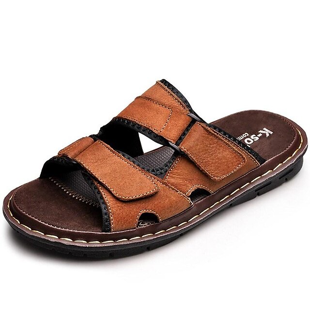  Homens Sapatos Confortáveis Pele Primavera / Verão / Outono Chinelos e flip-flops Água Castanho Claro / Preto