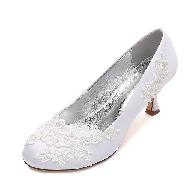  Women's Wedding Shoes Kitten Heel / Low Heel / Stiletto Heel Round Toe Satin Flower / Flower Satin Comfort / Basic Pump Spring / Summer Black / White / Purple / Party & Evening