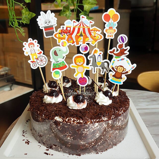  gâteaux anniversaire gâteaux anniversaire cadeaux dessert décorateurs cuisson décoration