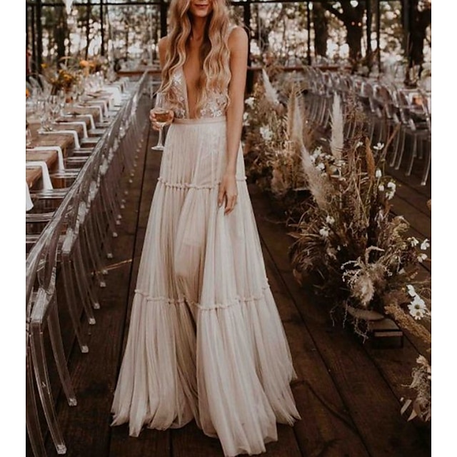  Beach Sexy Boho Wedding Dresses A-Line V Neck Sleeveless Floor Length Tulle Bridal Gowns With Appliques 2024