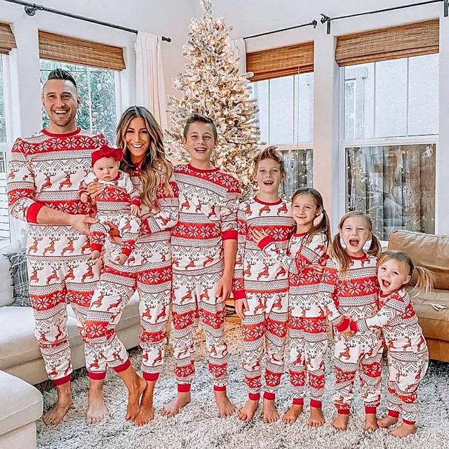  Christmas Pajamas Family Winter Pajama Set  Deer Christmas Pattern Print Mommy and Me Red Set Long Sleeve Home Outfits Casual Matching Outfits